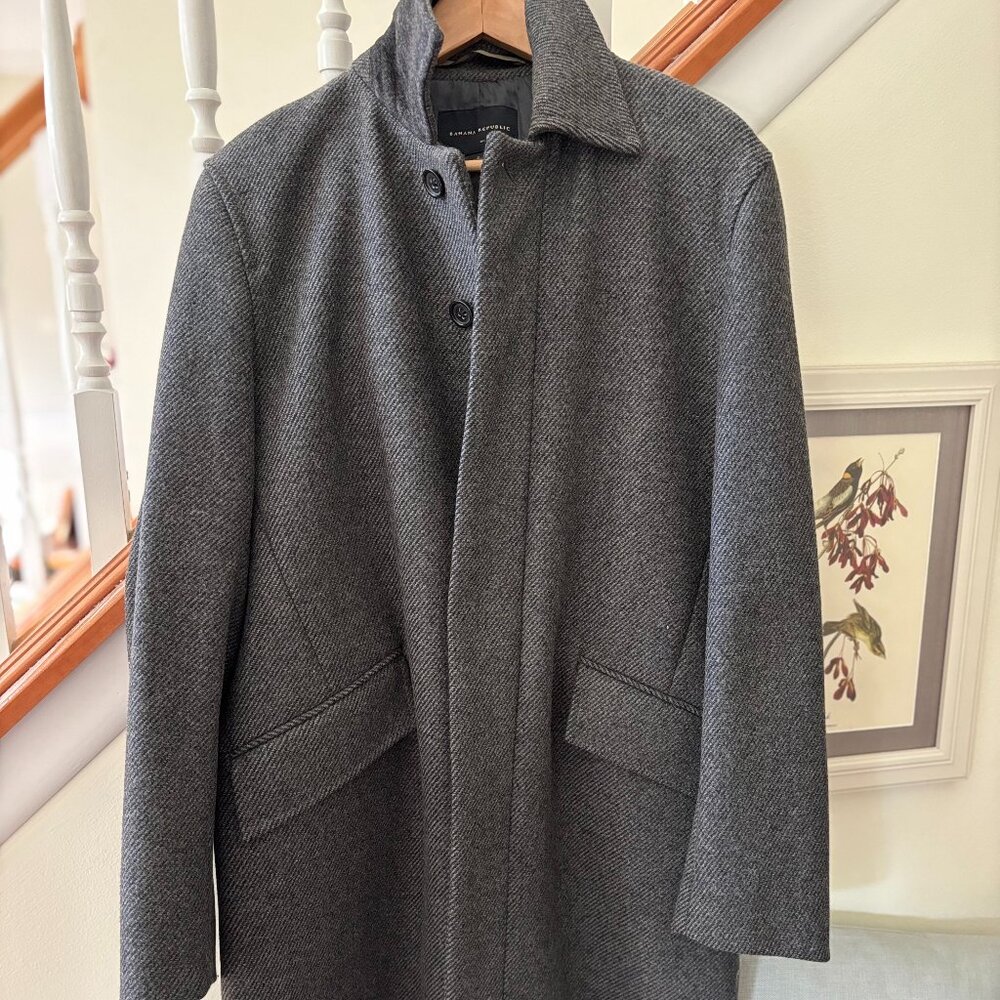 Banana Republic Wool Overcoat – Gray Herringbone Coat (Men’s Small)